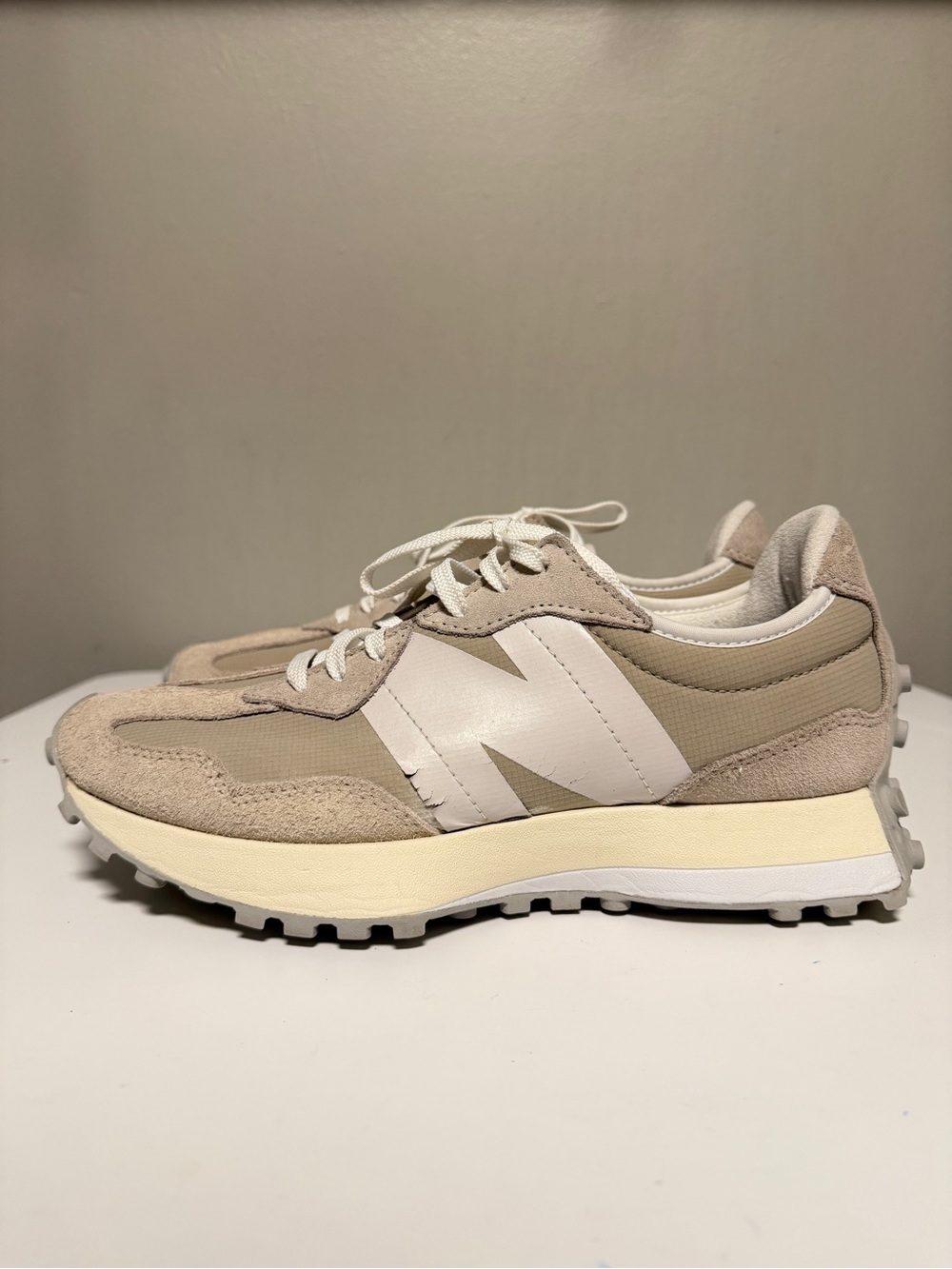 New Balance 327 Timberwolf Aluminum WS327EC Sneakers Women’s US 9 B